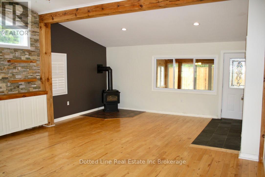 11683 Springfield Road, Malahide, Ontario  N0L 2J0 - Photo 11 - X12184118