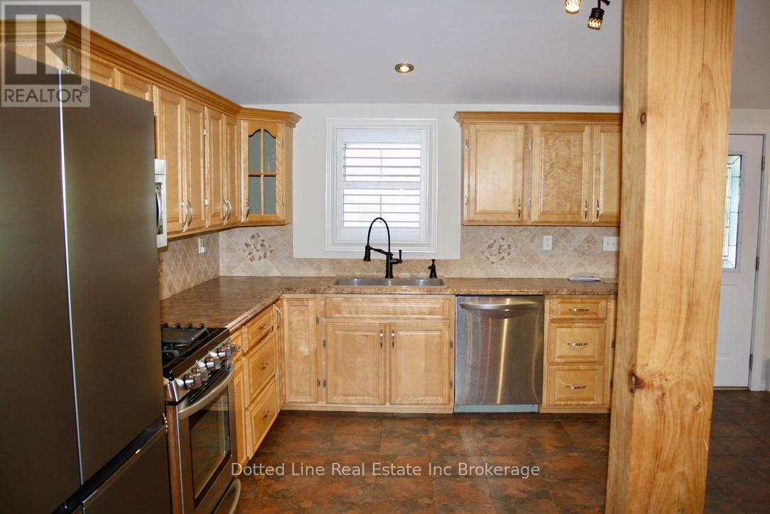 11683 Springfield Road, Malahide, Ontario  N0L 2J0 - Photo 14 - X12184118