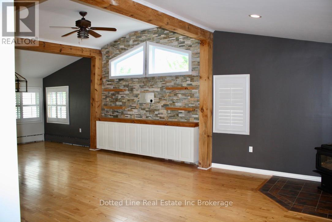 11683 Springfield Road, Malahide, Ontario  N0L 2J0 - Photo 9 - X12184118