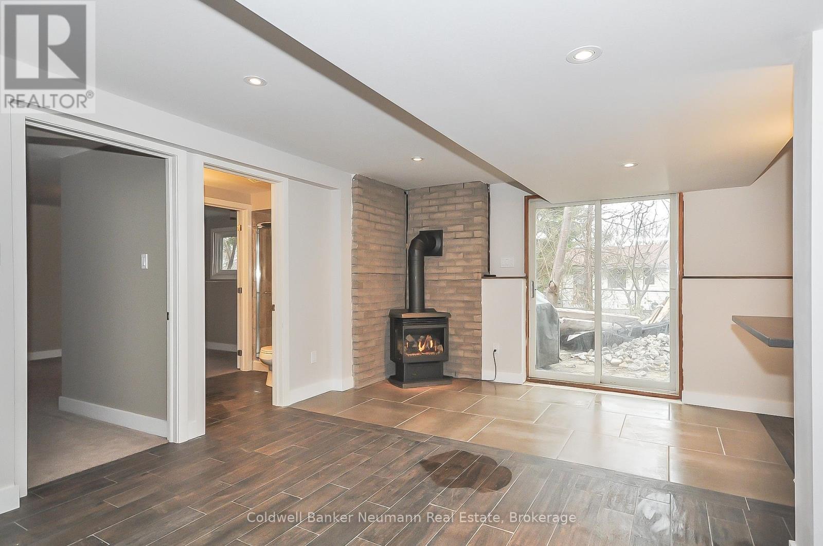 Lower - 745 Scottsdale Drive, Guelph, Ontario  N1G 3P7 - Photo 4 - X12184152