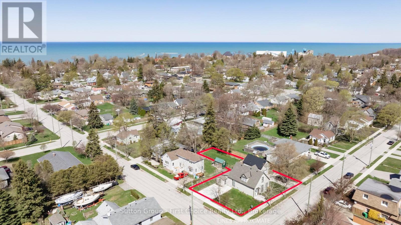 162 Wellington Street S, Goderich, Ontario  N7A 3T4 - Photo 2 - X12184155
