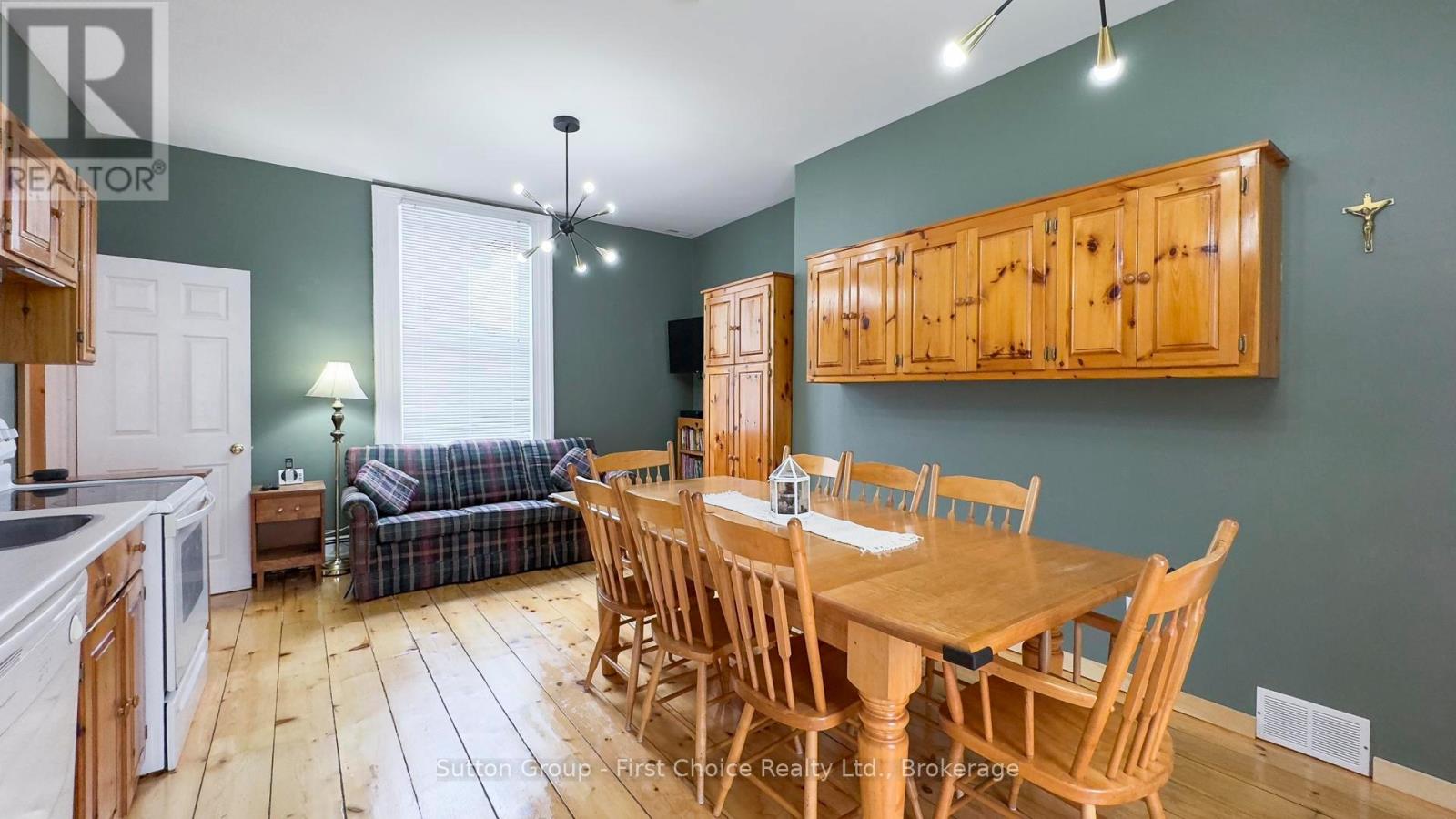 162 Wellington Street S, Goderich, Ontario  N7A 3T4 - Photo 30 - X12184155