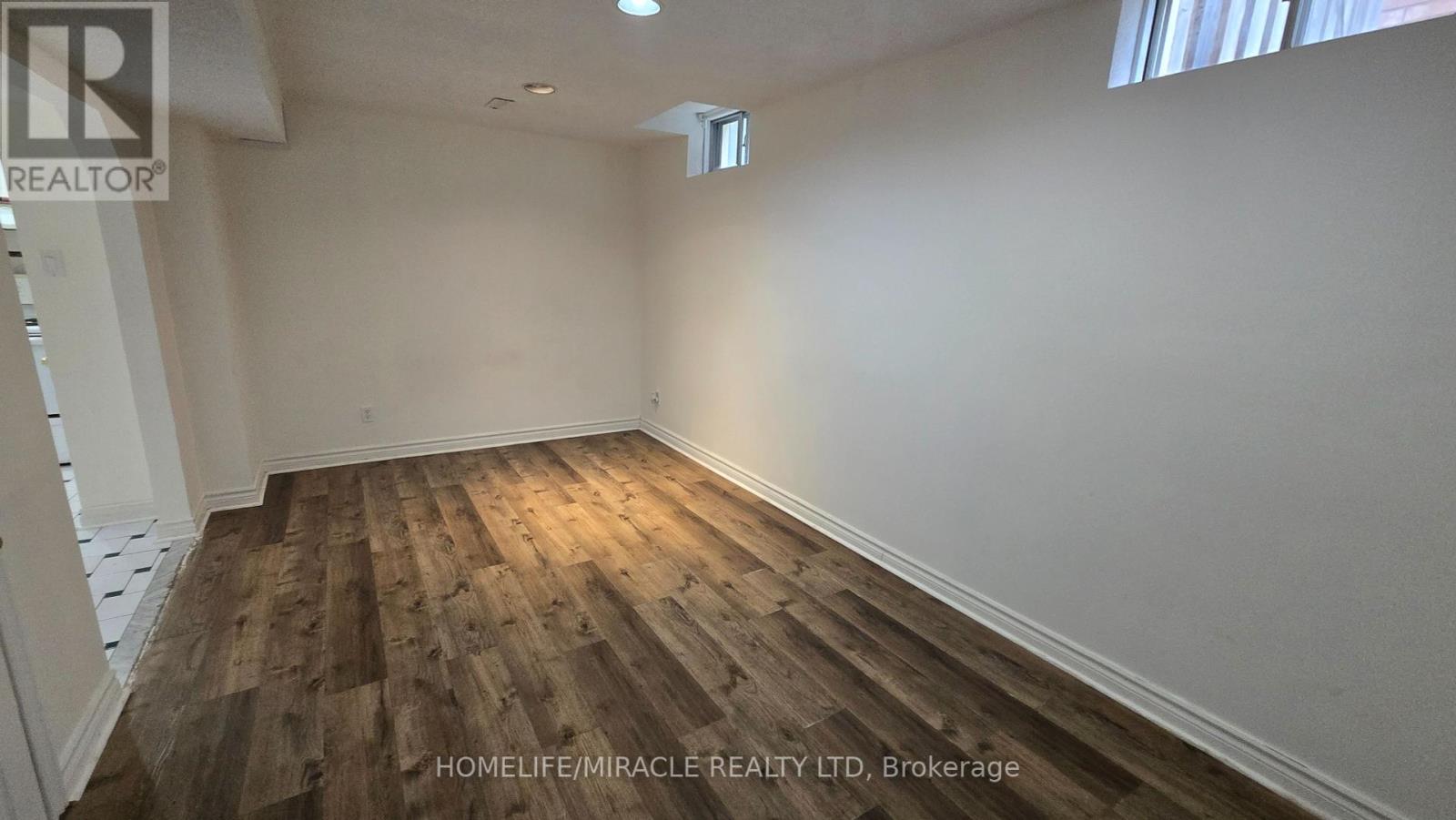 Lower - 26 Brushwood Crescent, Barrie, Ontario  L4N 7G6 - Photo 2 - S12026236