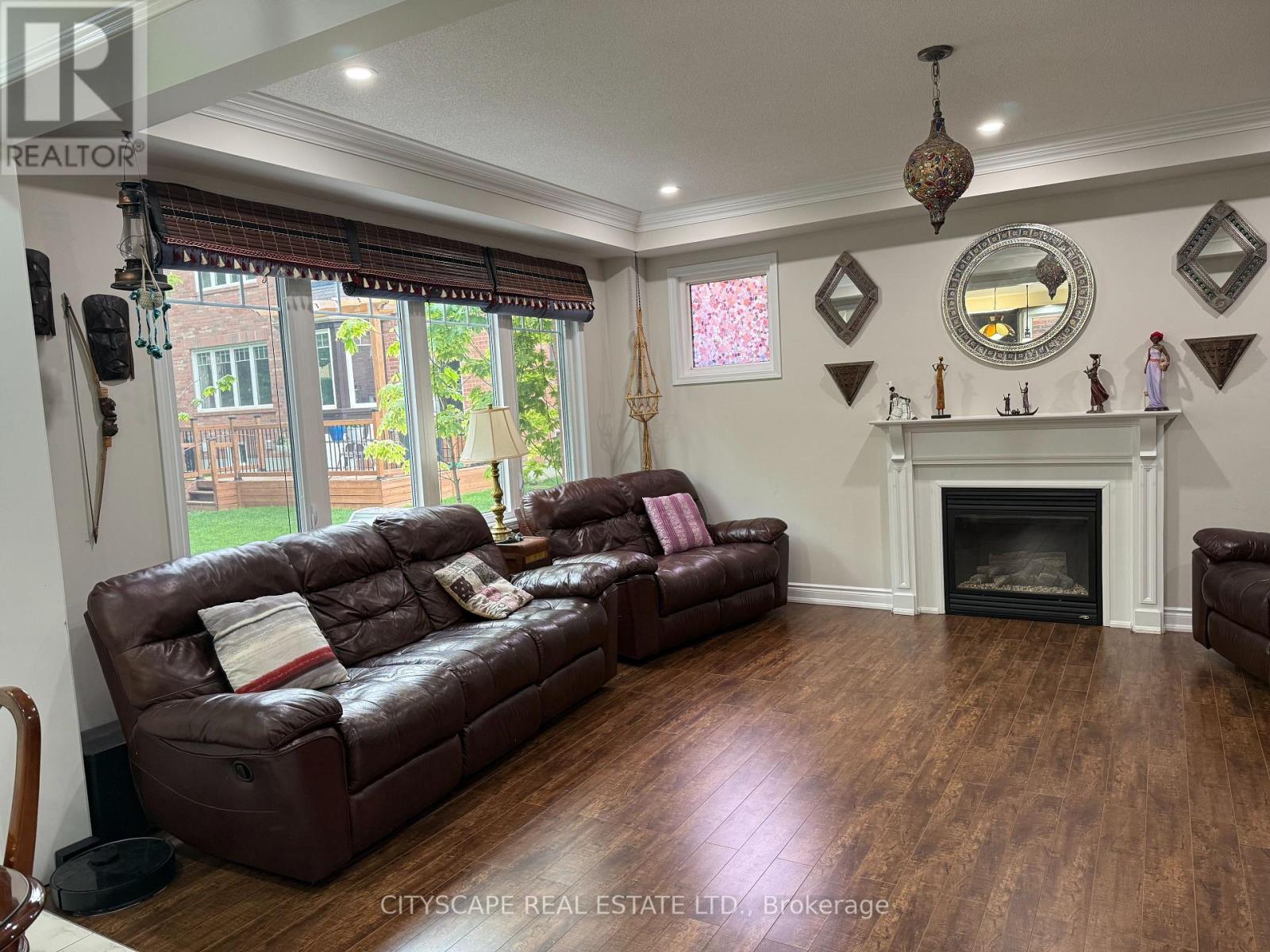 Property at 77 BULMER CRESCENT image 4