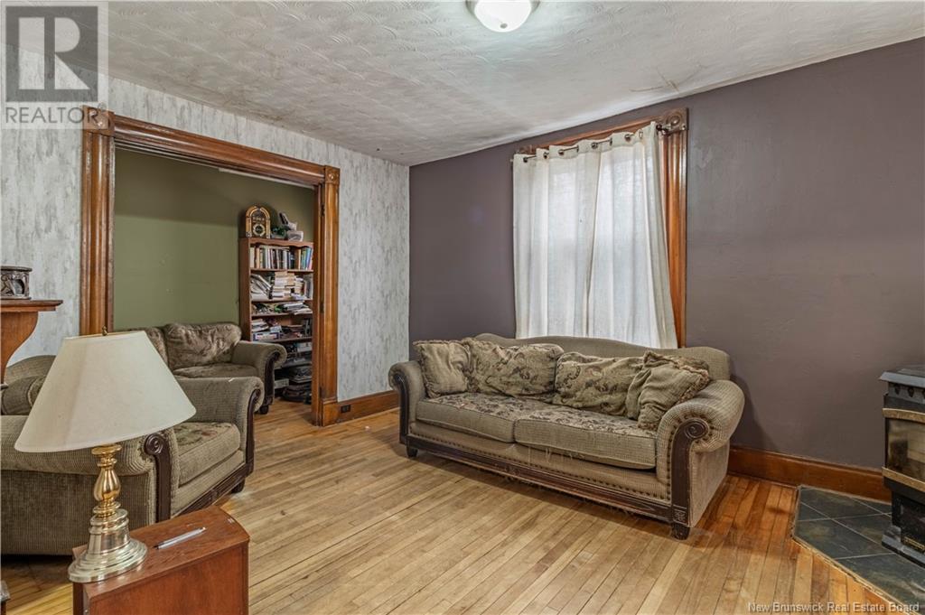 872 Main Street, Sussex, New Brunswick  E4E 2M5 - Photo 3 - NB114254