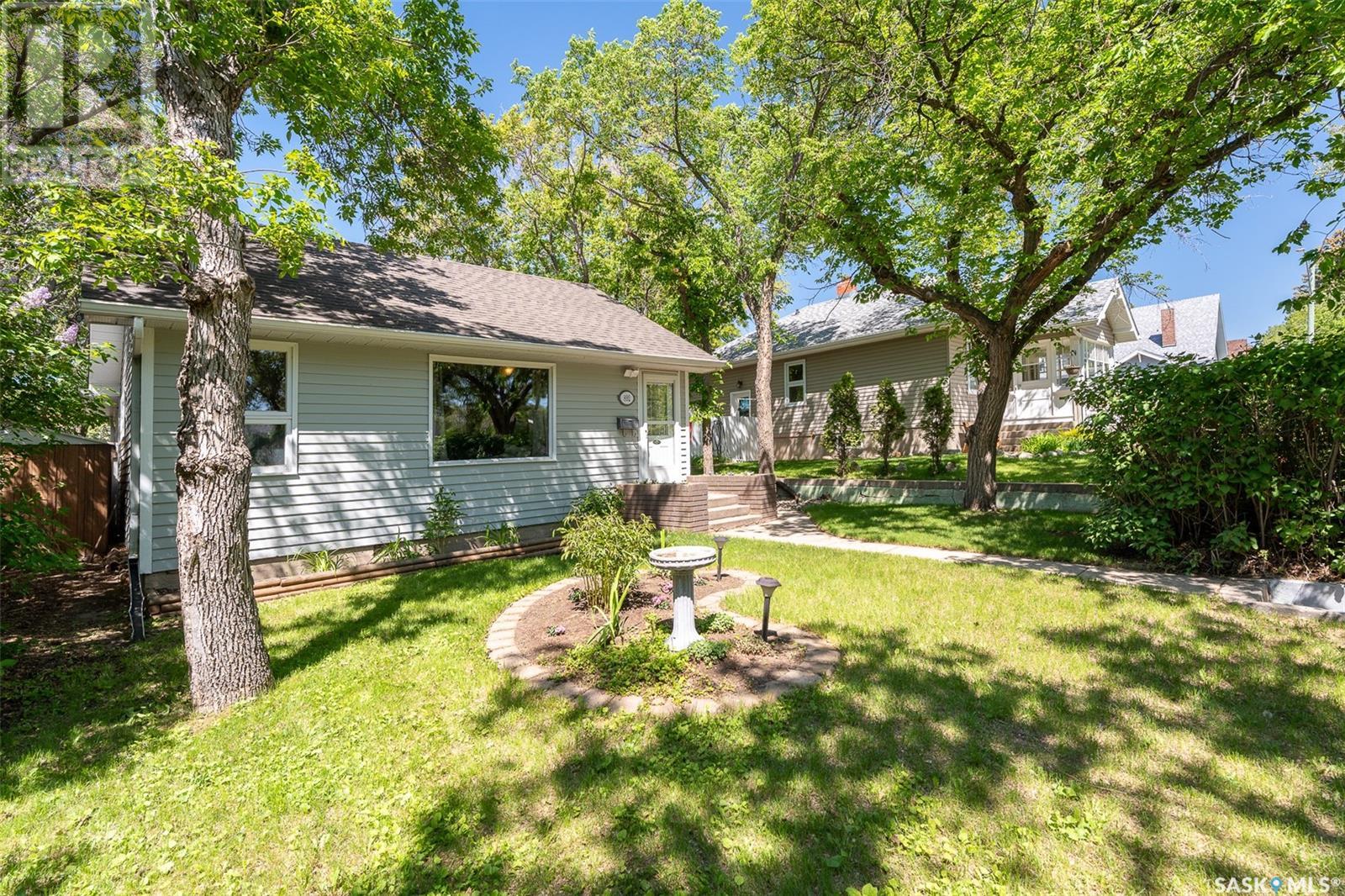 Property at 892 Algoma AVENUE image 3