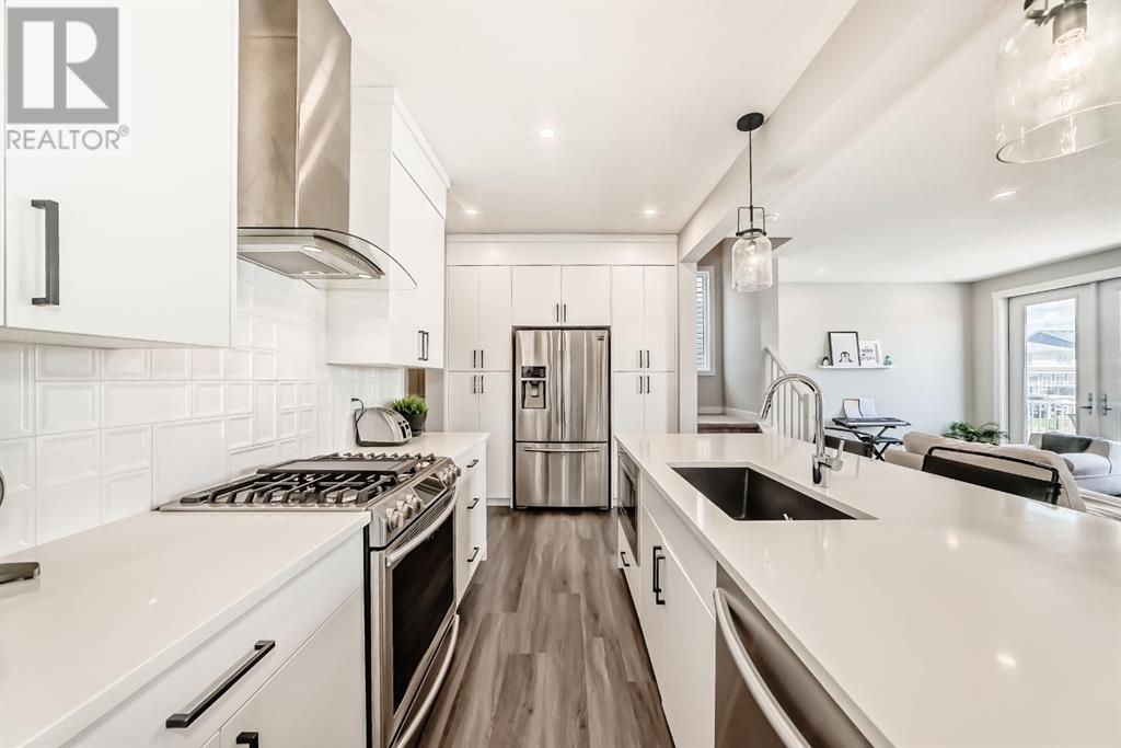 Property at 34 Carringsby Landing NW image 4