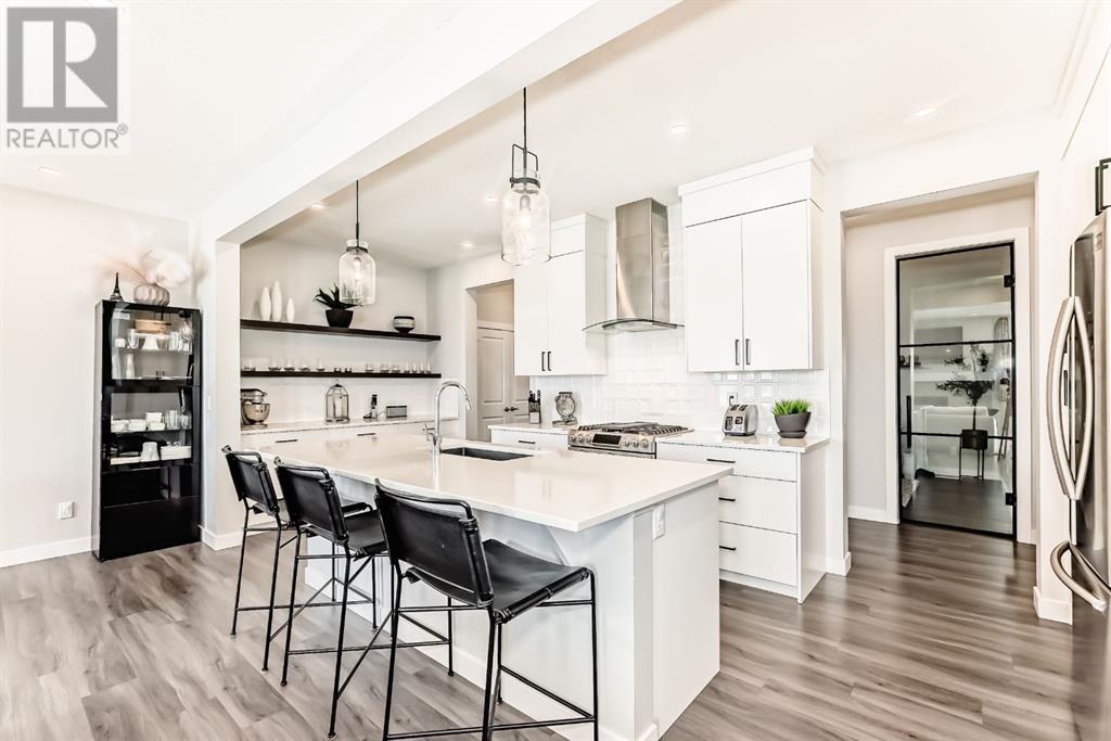 Property at 34 Carringsby Landing NW image 3