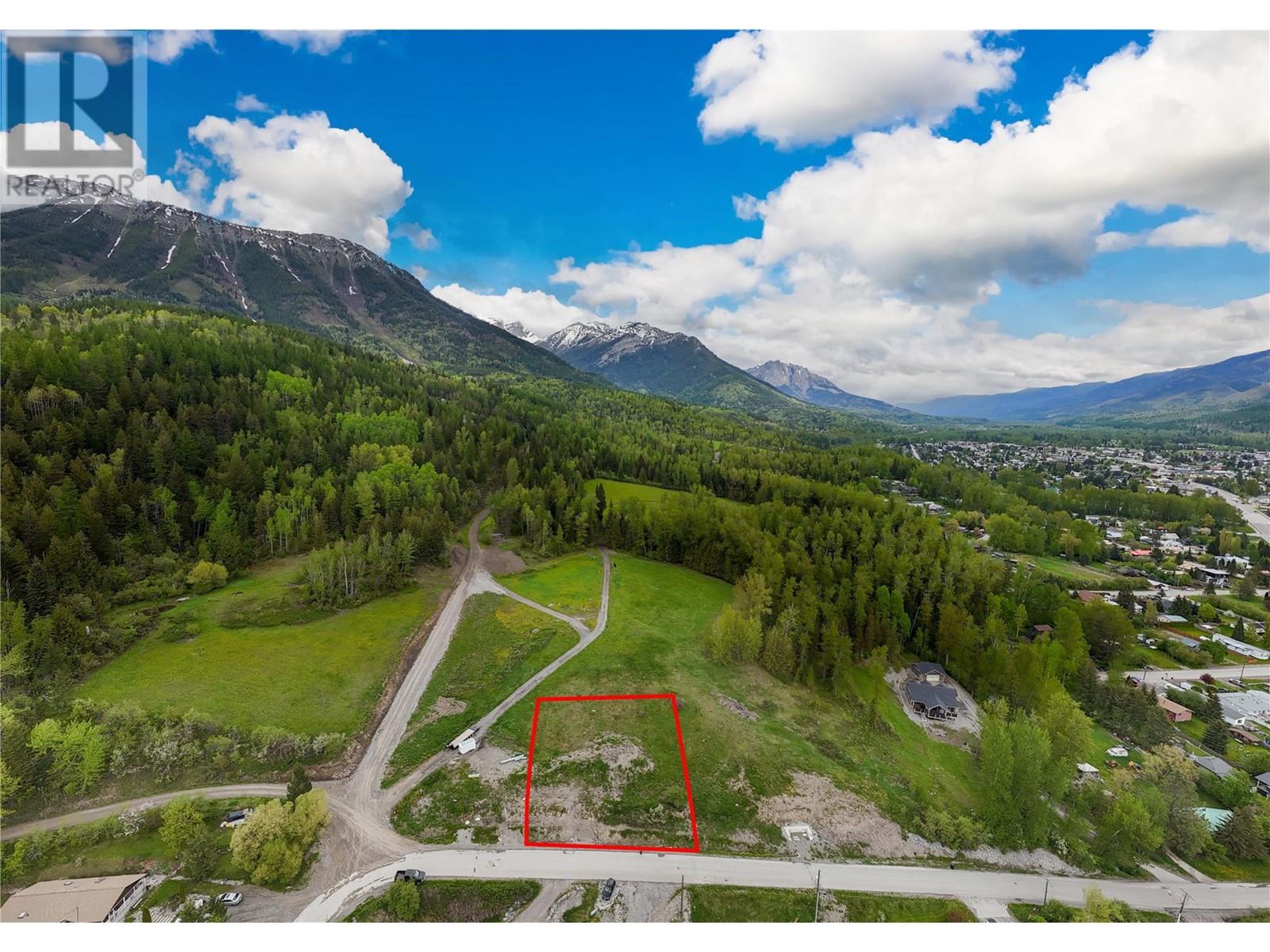 1673 Mcleod Avenue, Fernie, British Columbia  V0B 1M1 - Photo 5 - 10349669