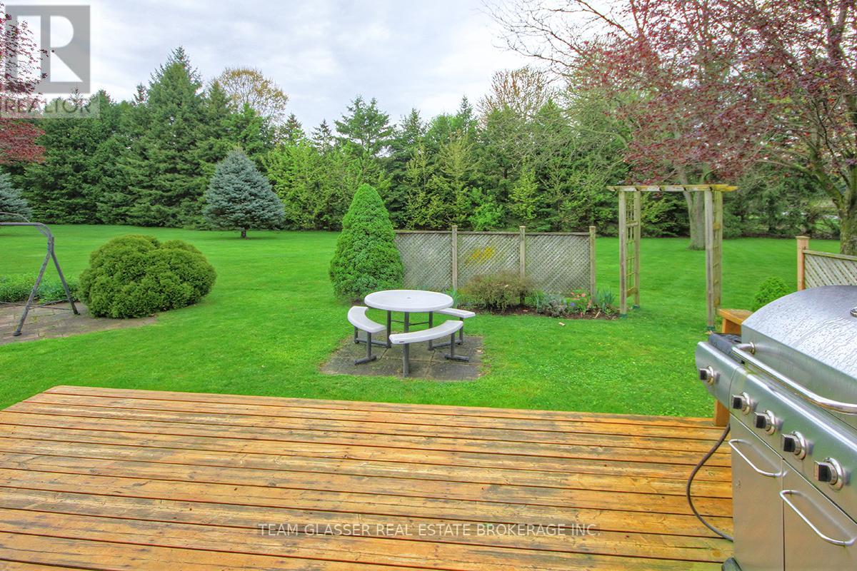 8200 Falconbridge Drive, Strathroy-Caradoc, Ontario  N0L 1W0 - Photo 30 - X12184218
