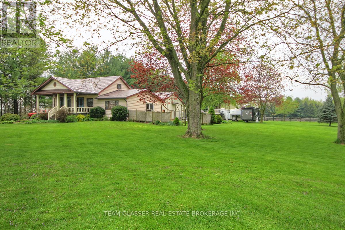 8200 Falconbridge Drive, Strathroy-Caradoc, Ontario  N0L 1W0 - Photo 34 - X12184218