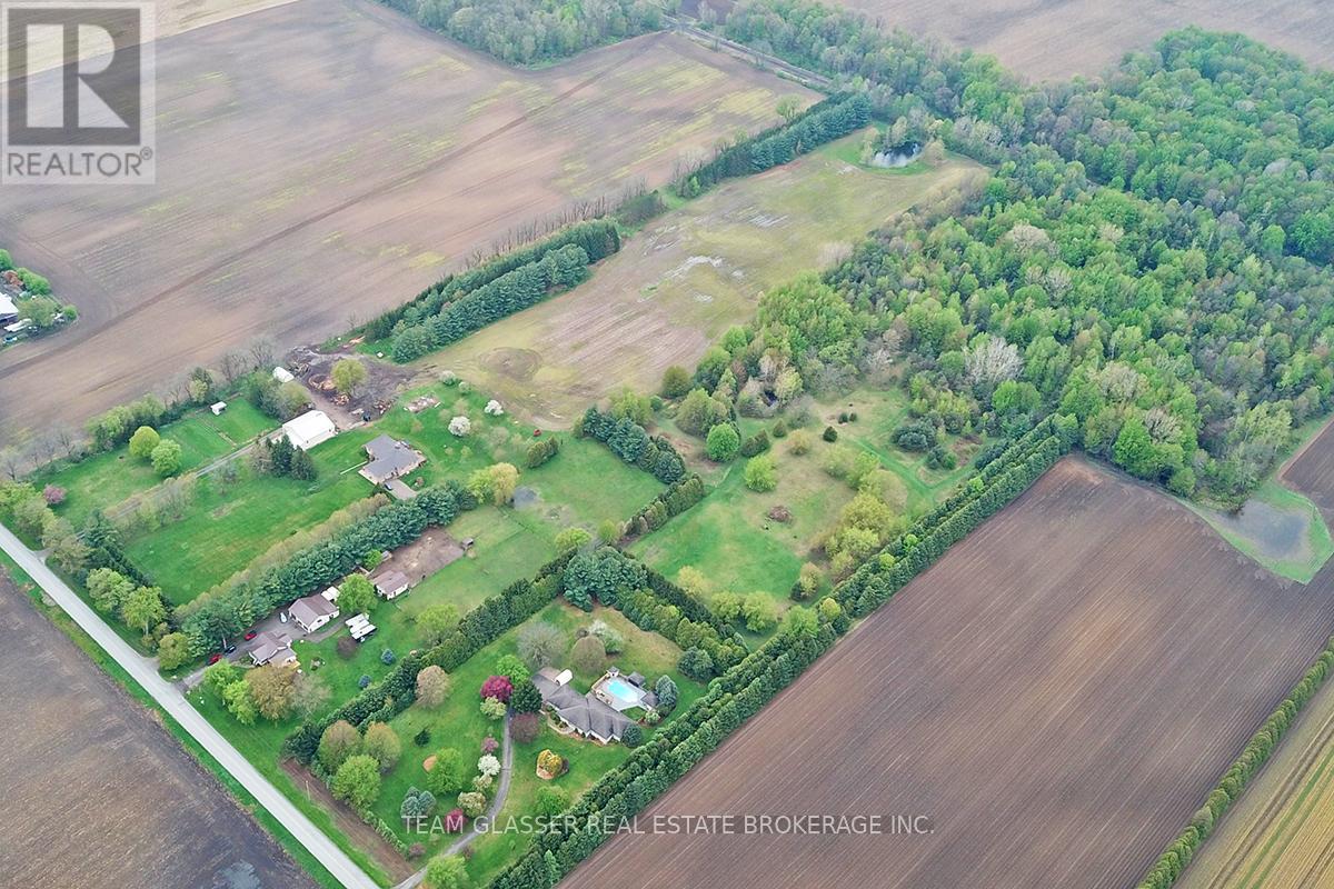 8200 Falconbridge Drive, Strathroy-Caradoc, Ontario  N0L 1W0 - Photo 39 - X12184218