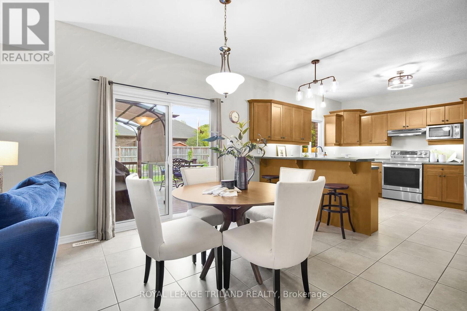 30 Willard Crescent, Middlesex Centre, Ontario  N0L 1R0 - Photo 11 - X12184255