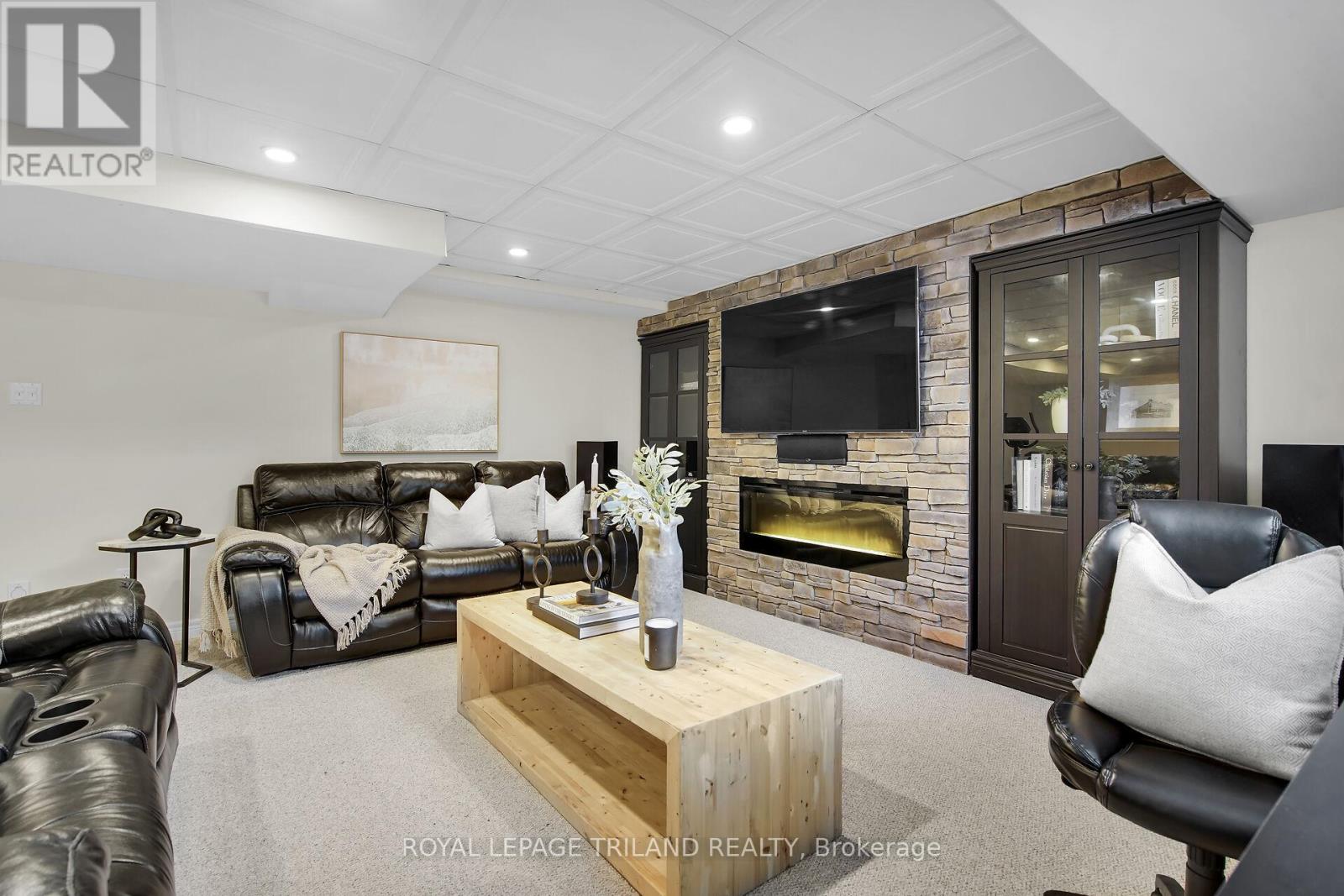 30 Willard Crescent, Middlesex Centre (Kilworth), Ontario  N0L 1R0 - Photo 25 - X12184255