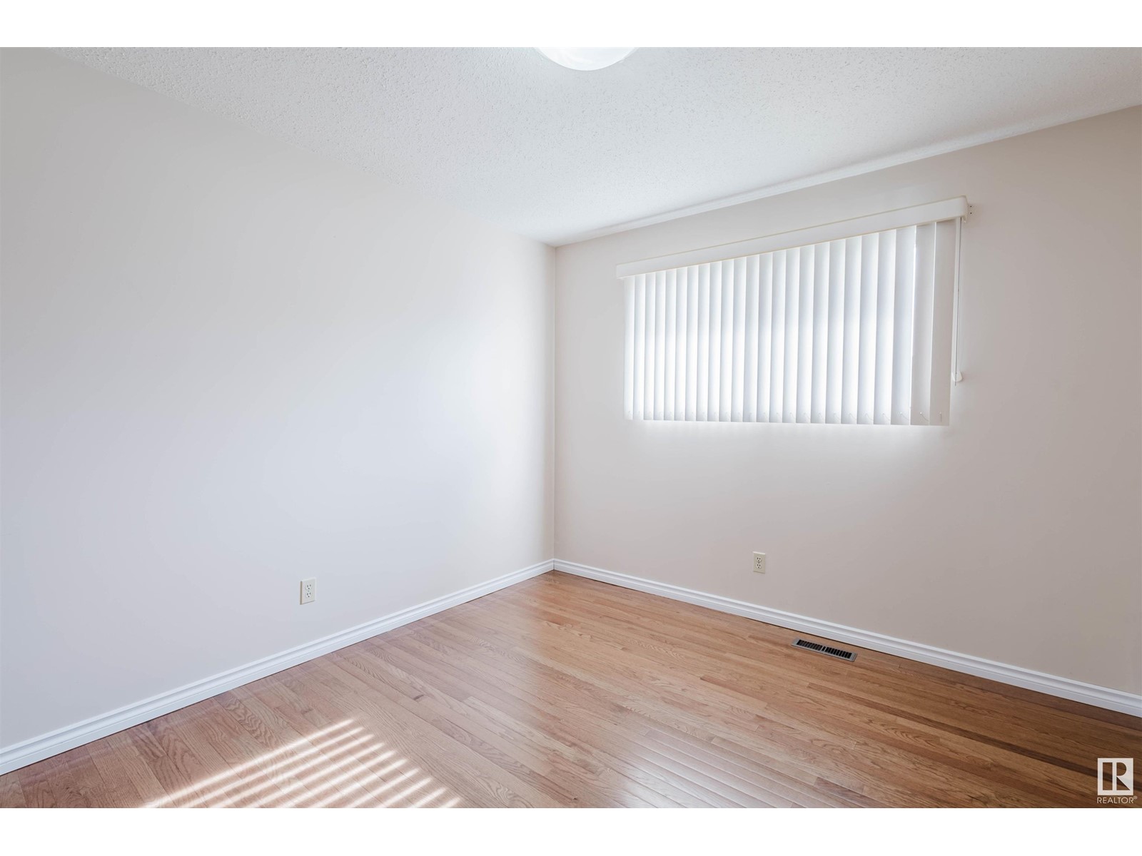 3520 71 St Nw, Edmonton, Alberta  T6K 0M7 - Photo 24 - E4439401