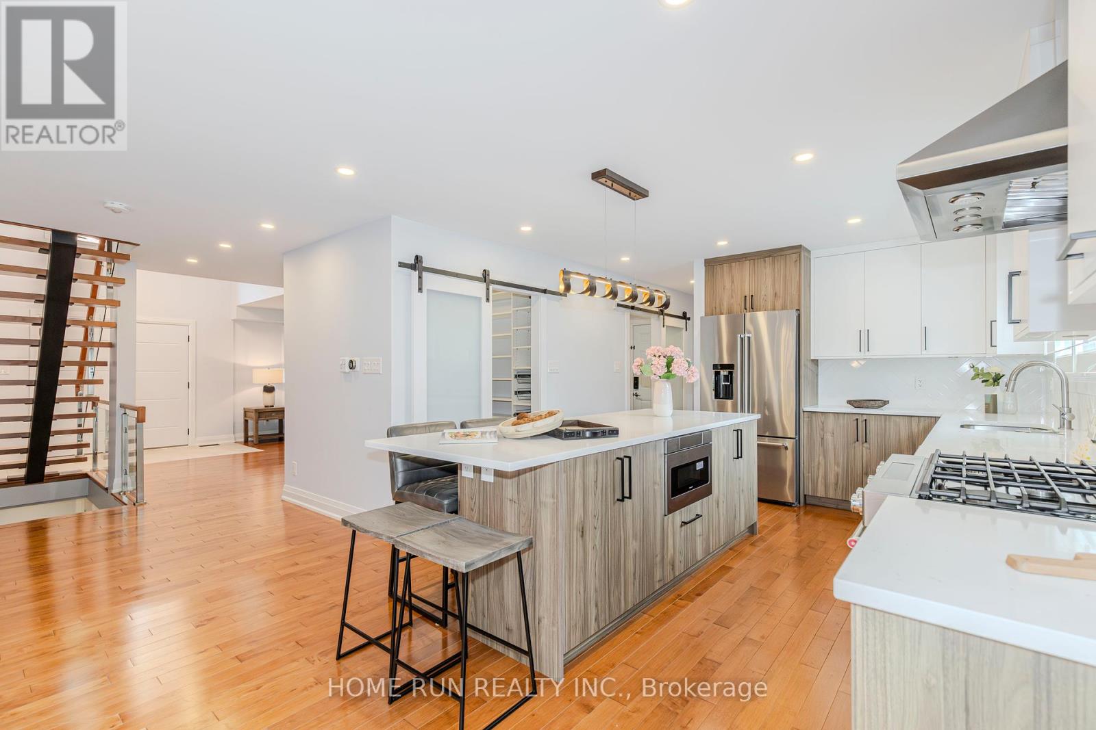 276 Crocus Avenue, Ottawa, Ontario  K1H 6E9 - Photo 12 - X12184360