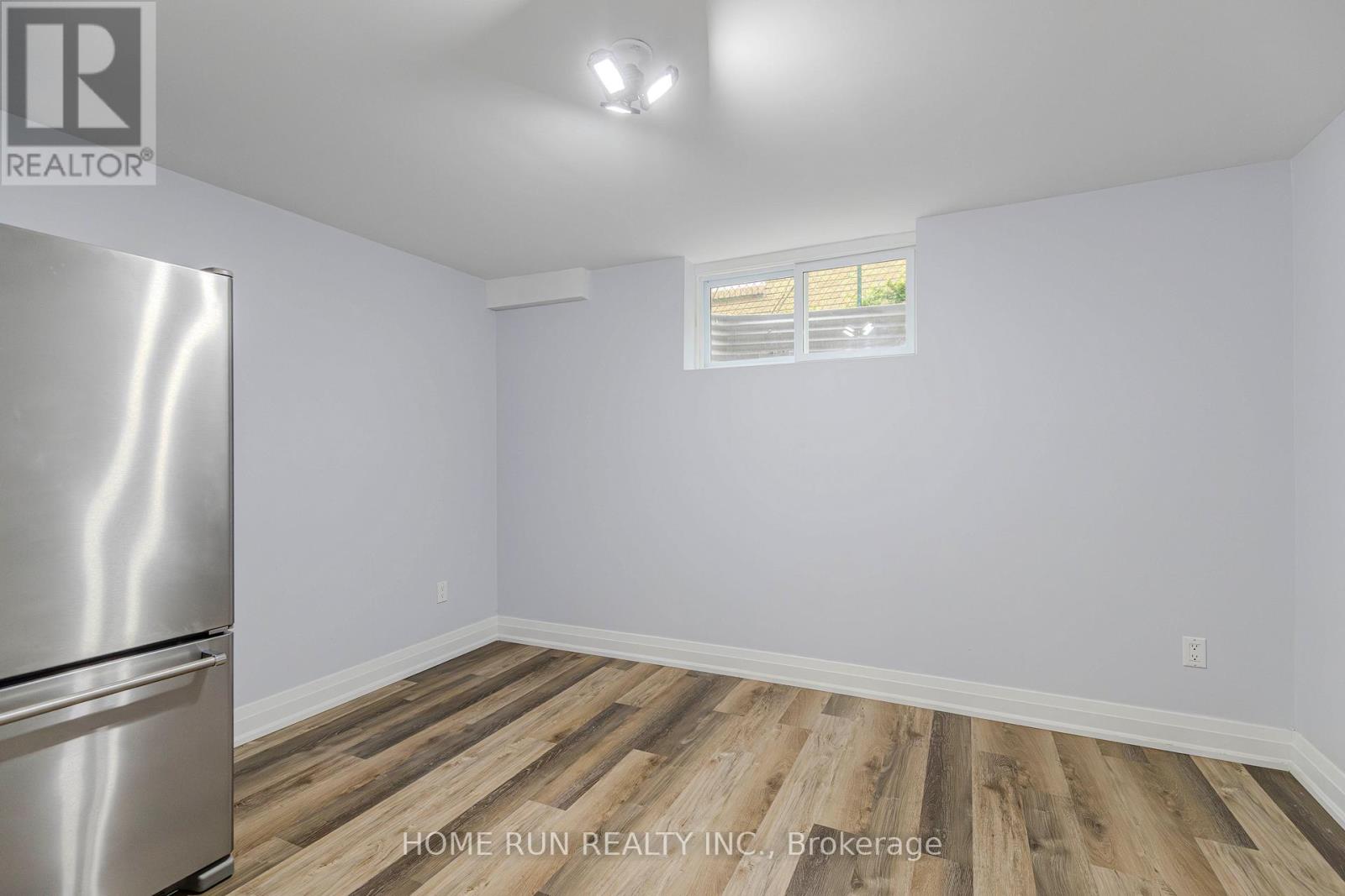 276 Crocus Avenue, Ottawa, Ontario  K1H 6E9 - Photo 39 - X12184360