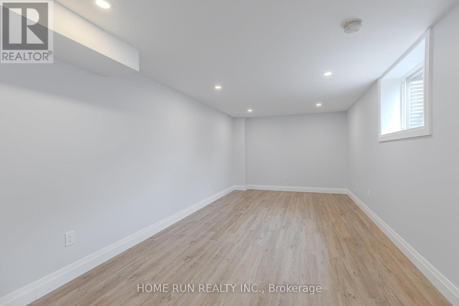 276 Crocus Avenue, Ottawa, Ontario  K1H 6E9 - Photo 41 - X12184360