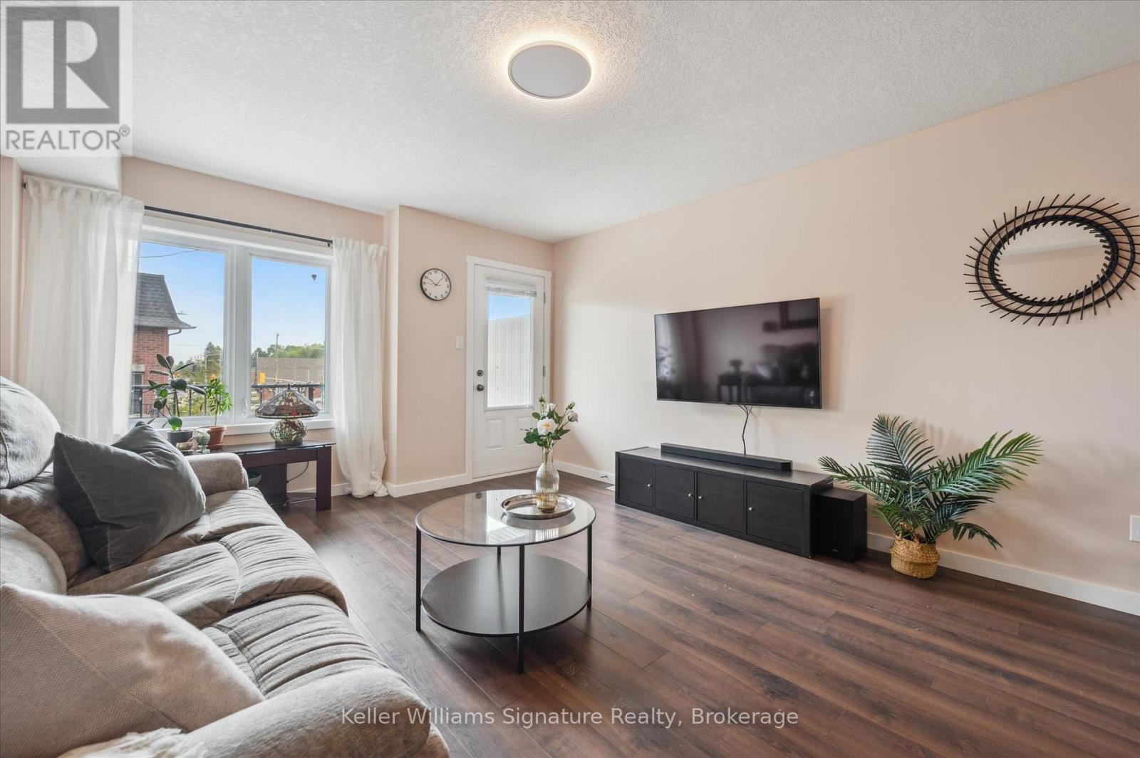 2 - 487 East Avenue E, Kitchener, Ontario  N2H 0A8 - Photo 7 - X12184213