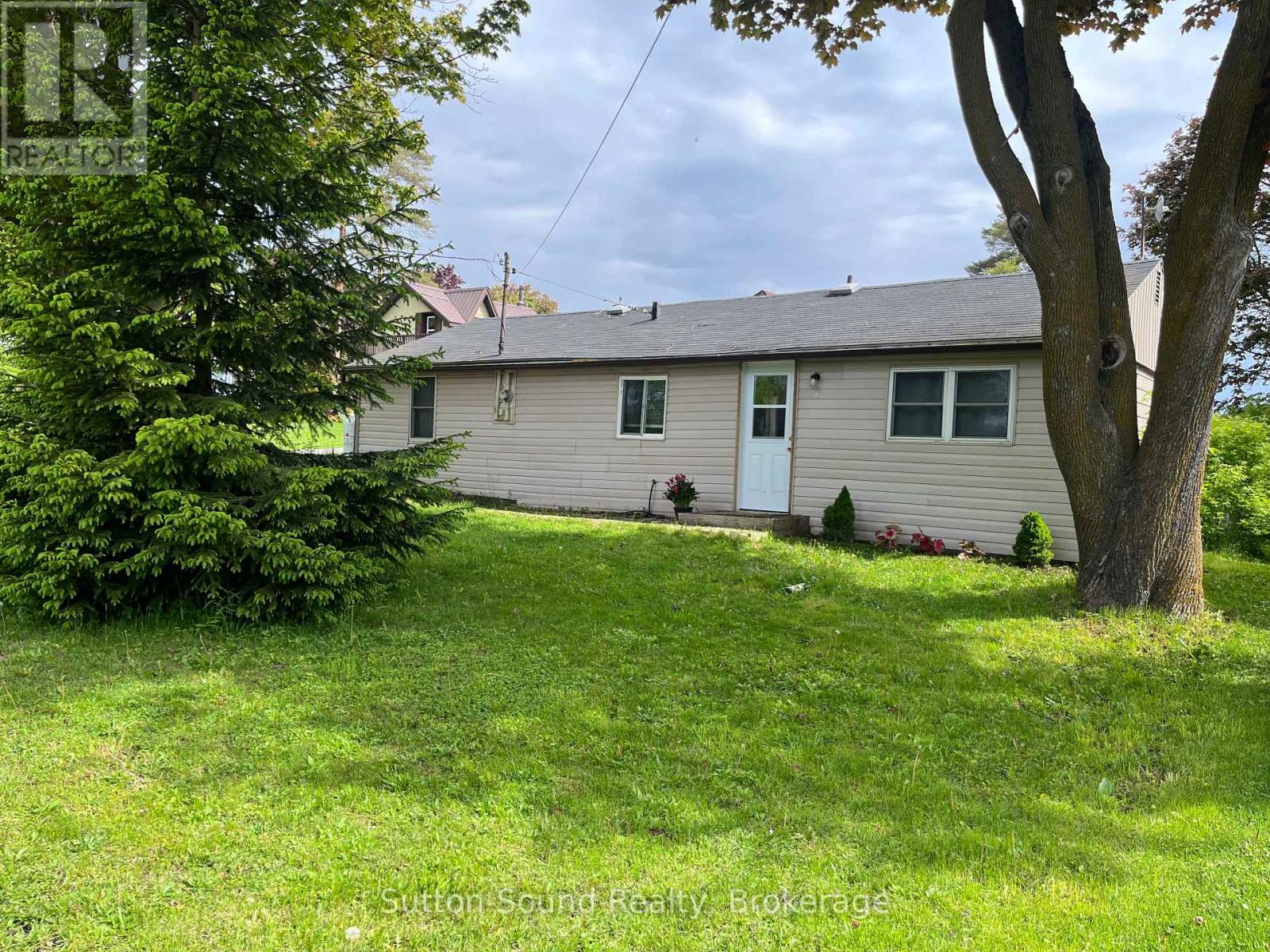 776225 Highway 10 Highway, Chatsworth, Ontario  N0H 1C0 - Photo 2 - X12136311