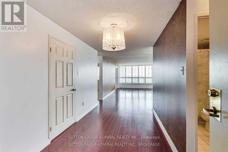 1101 - 7300 Yonge Street, Vaughan, Ontario  L4J 7Y6 - Photo 3 - N12184108