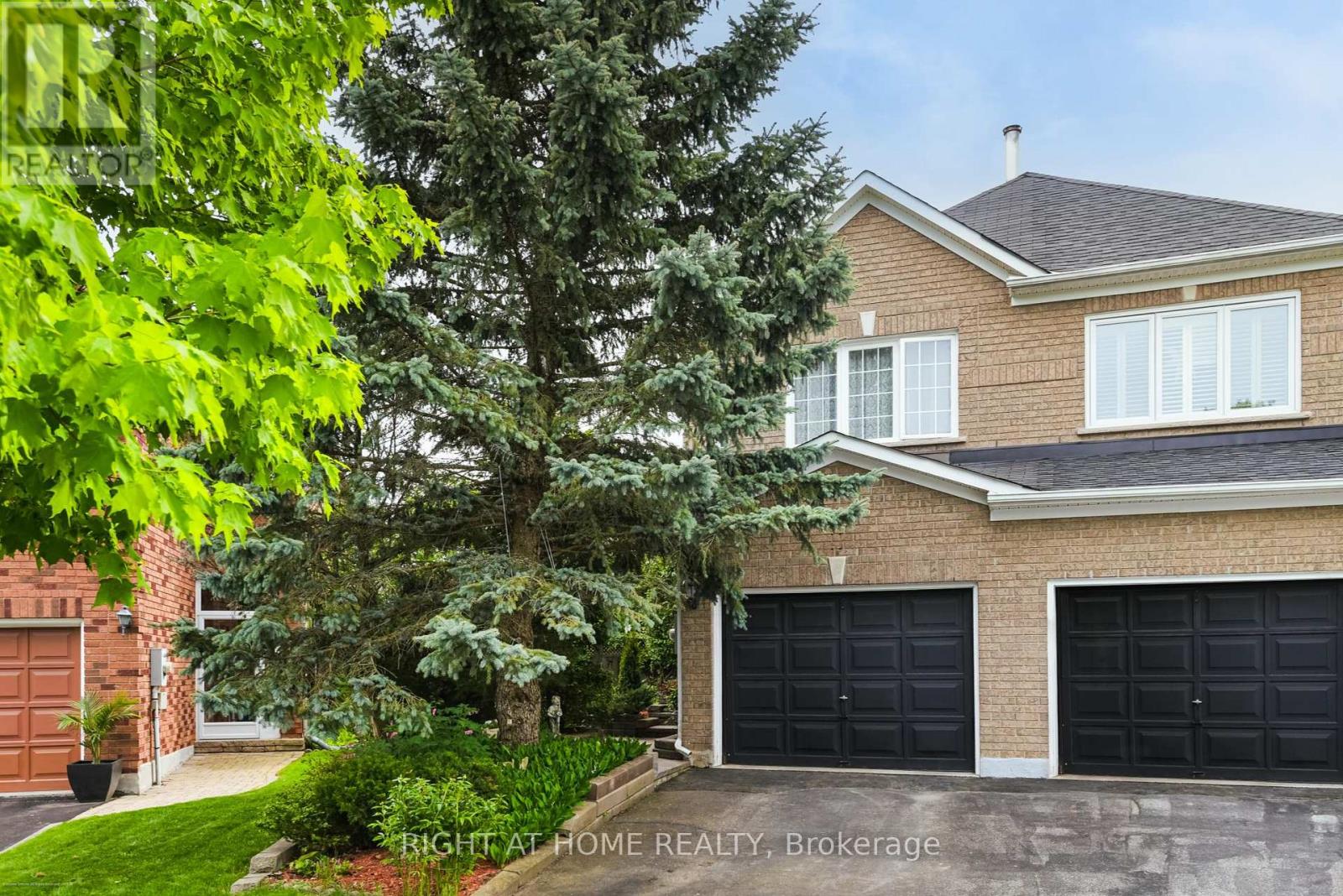 28 Foxtail Ridge, Newmarket (Armitage), Ontario  L3X 1Z6 - Photo 1 - N12184186