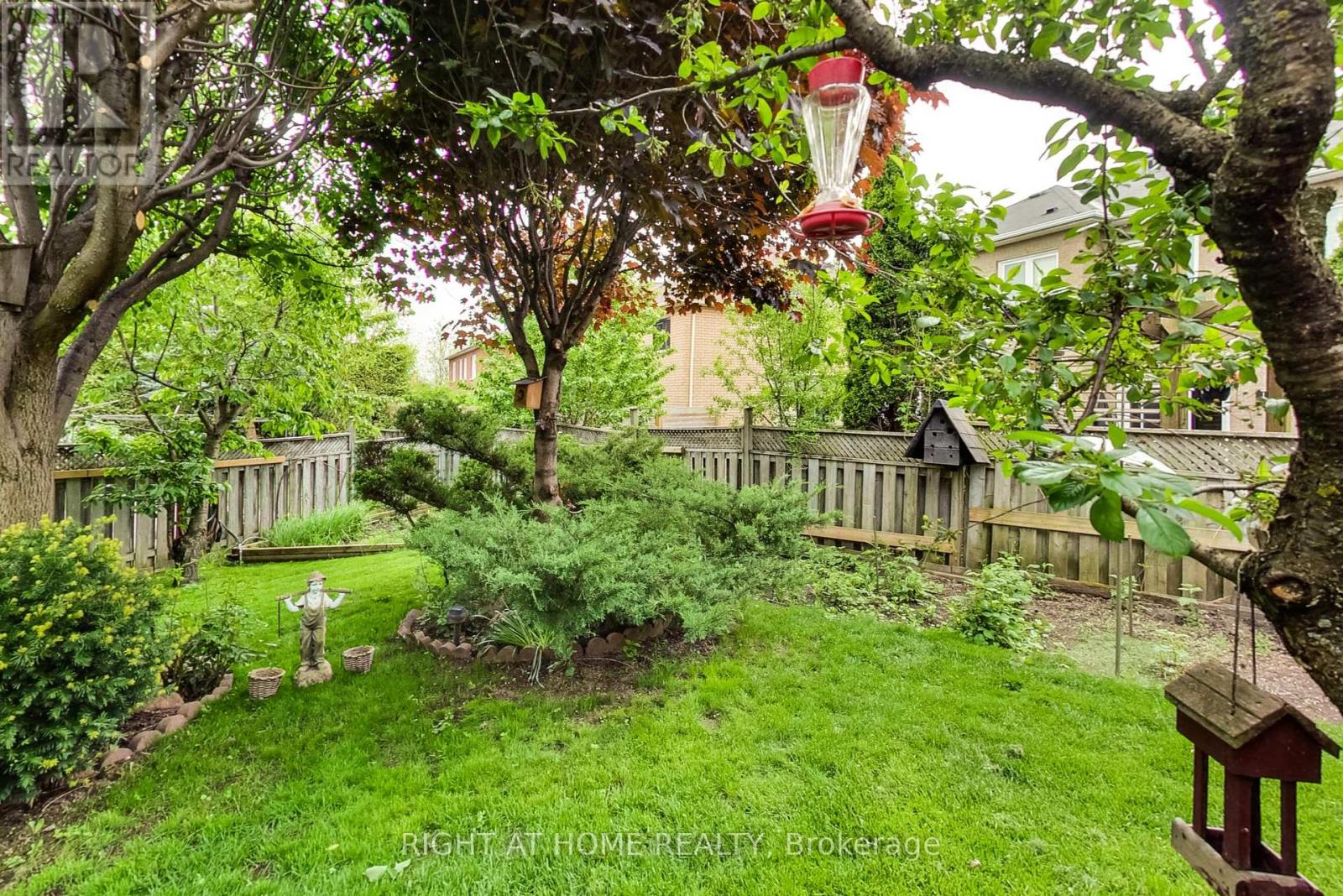 28 Foxtail Ridge, Newmarket (Armitage), Ontario  L3X 1Z6 - Photo 23 - N12184186