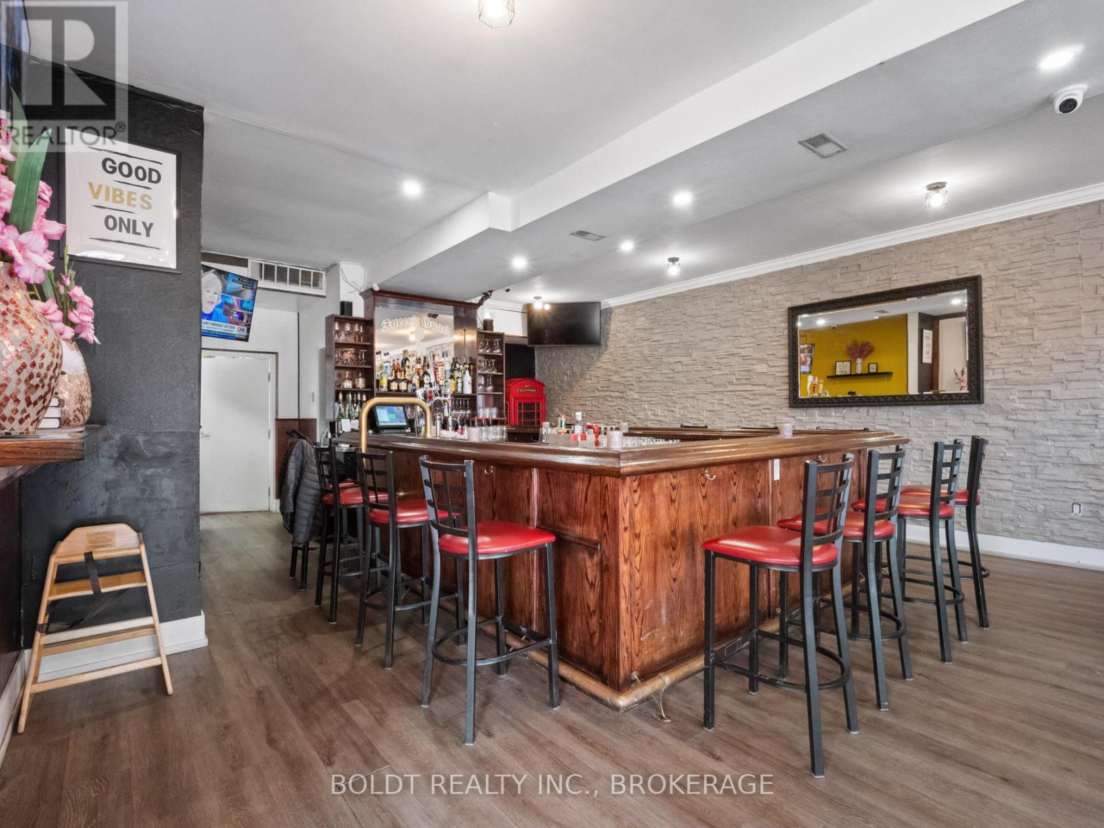 7891 Portage Road, Niagara Falls (Chippawa), Ontario  L2G 5Y7 - Photo 10 - X12184232