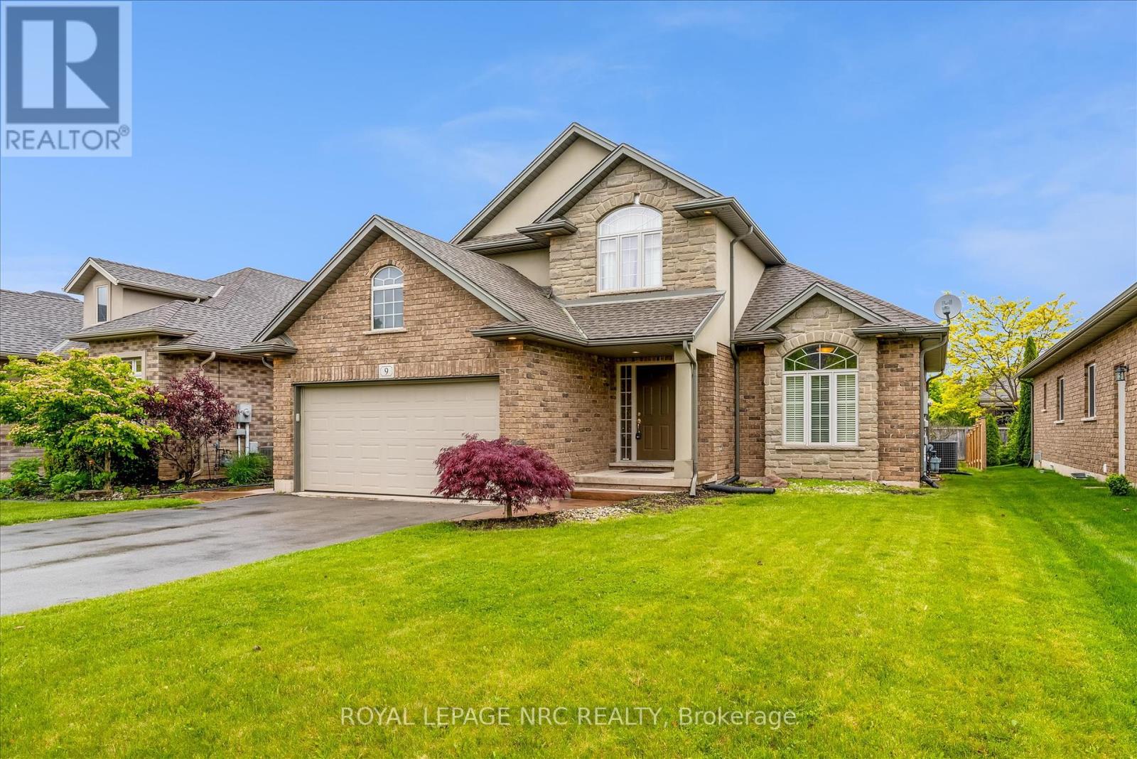 9 Cooper Court, Pelham, Ontario  L0S 1E4 - Photo 2 - X12184288