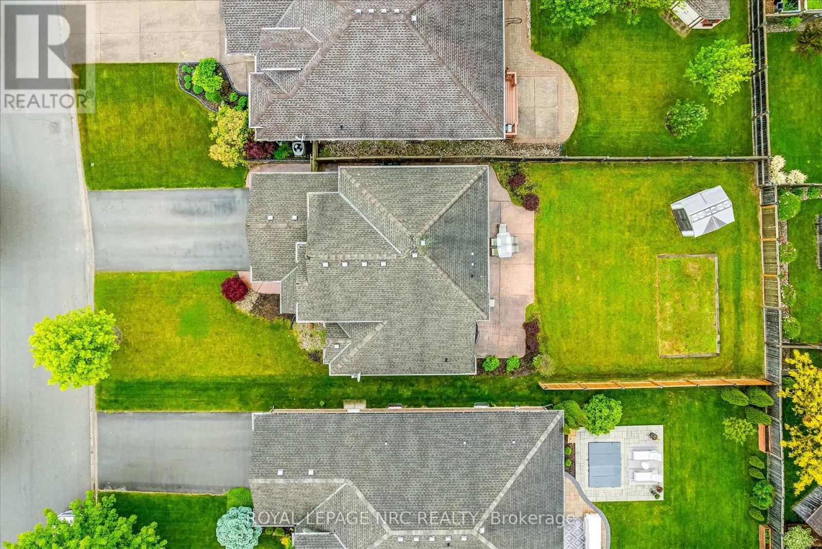 9 Cooper Court, Pelham, Ontario  L0S 1E4 - Photo 8 - X12184288
