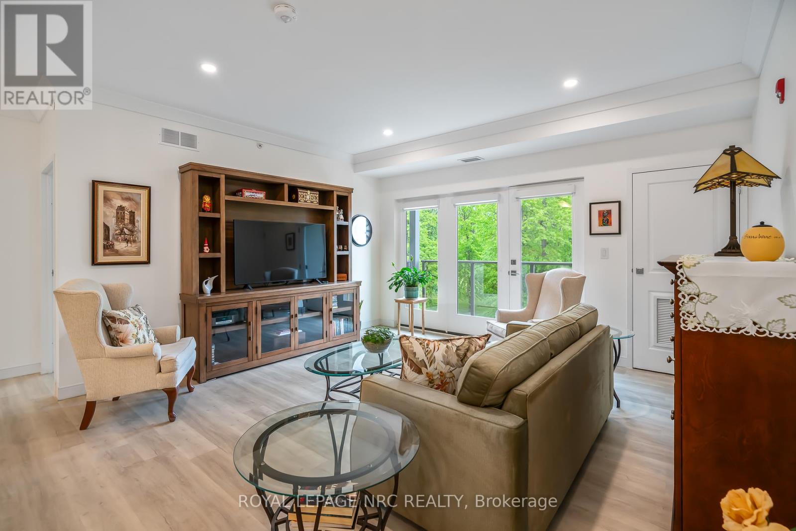401 - 105 Vansickle Road, St. Catharines, Ontario  L2S 0G4 - Photo 11 - X12184291