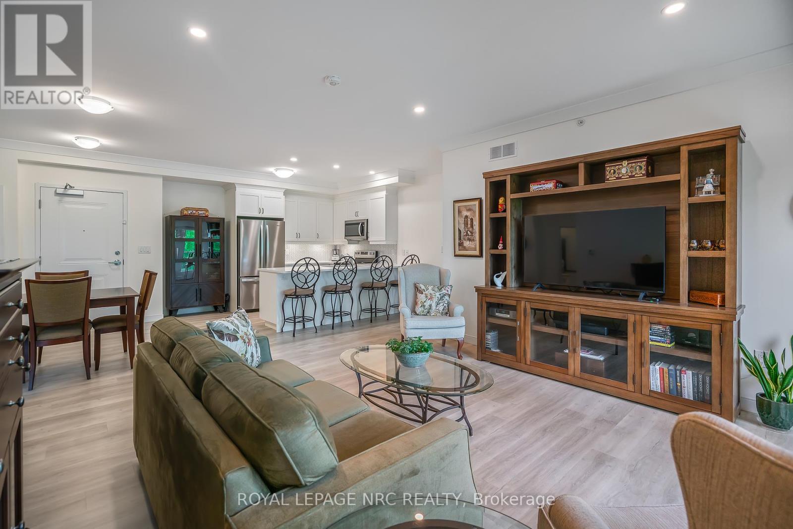 401 - 105 Vansickle Road, St. Catharines, Ontario  L2S 0G4 - Photo 12 - X12184291
