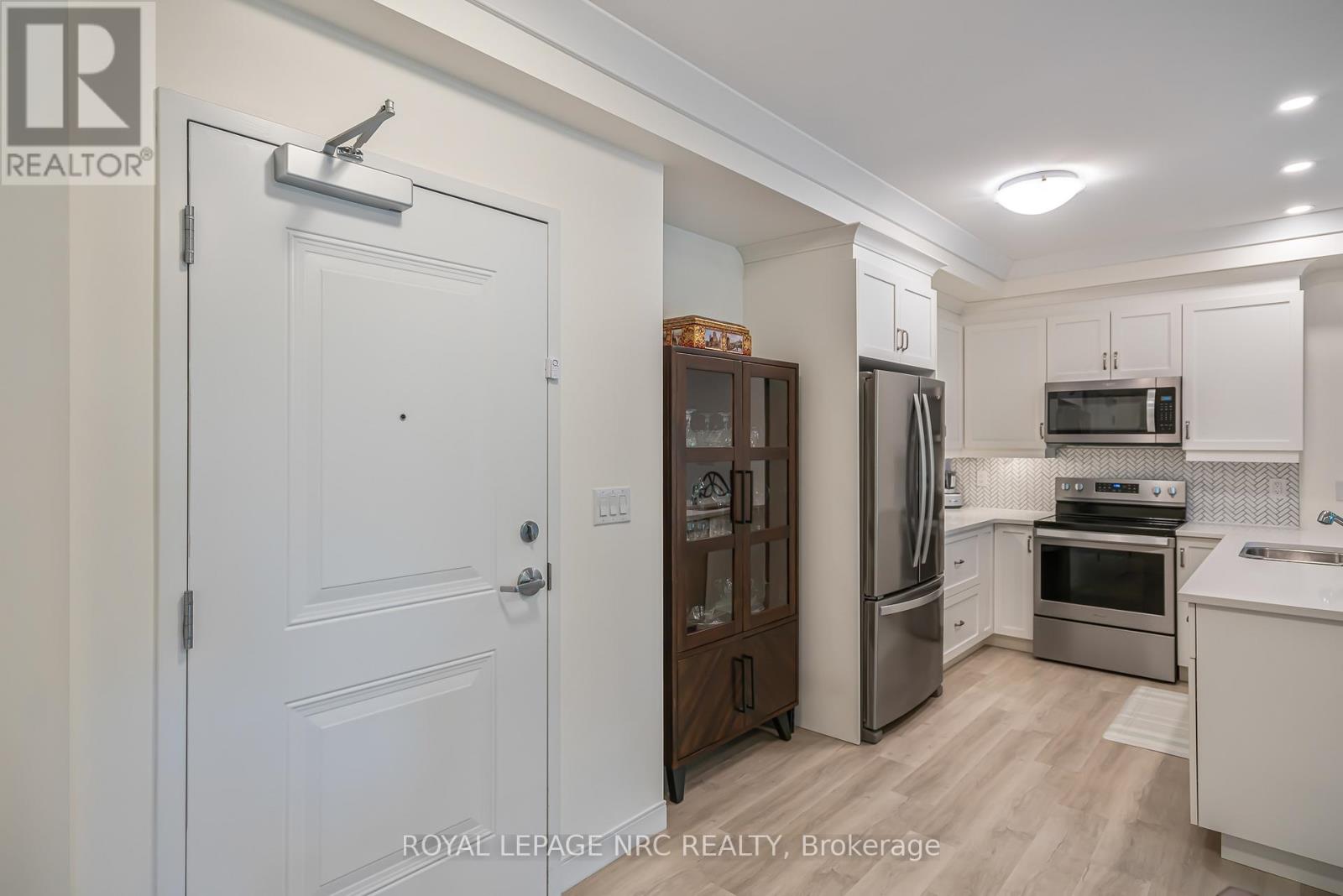 401 - 105 Vansickle Road, St. Catharines, Ontario  L2S 0G4 - Photo 9 - X12184291