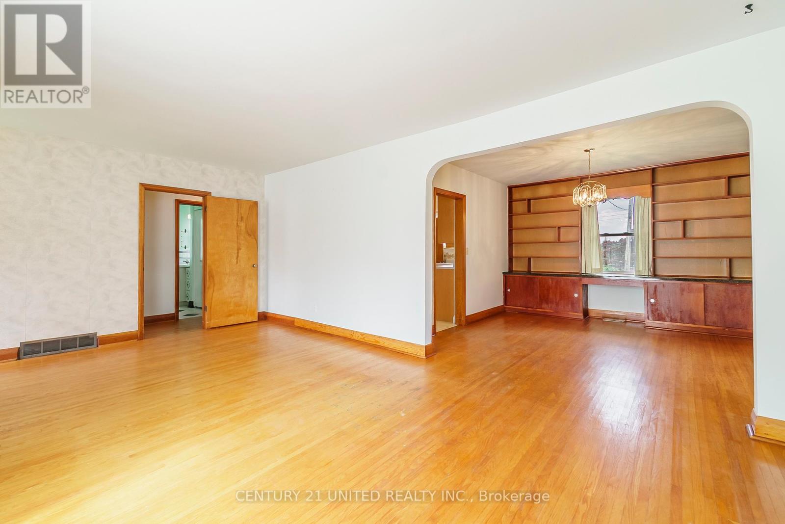 1486 Glencairn Avenue, Peterborough West, Ontario  K9J 6S3 - Photo 6 - X12161725