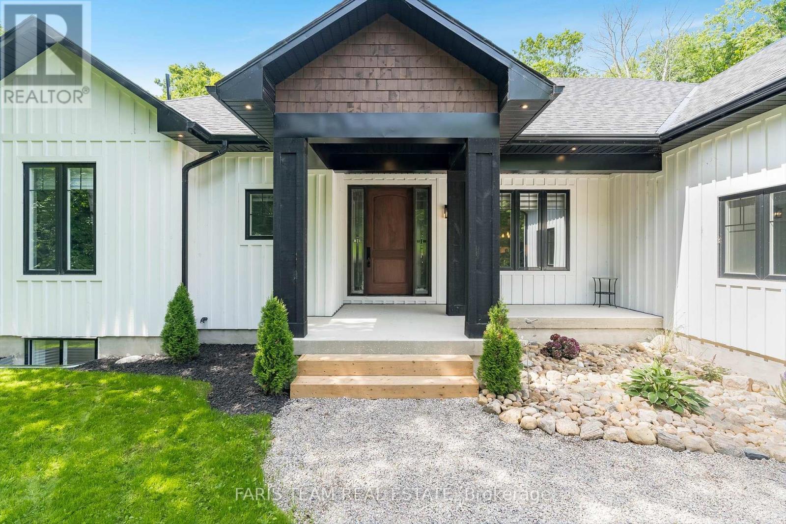Property at 1532 CHAMPLAIN ROAD image 4