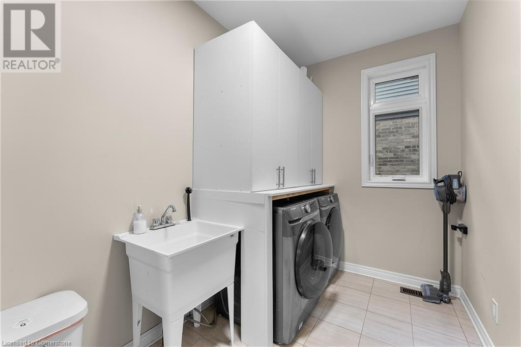 13 Hopkins Street, Thorold, Ontario  L2V 0E9 - Photo 8 - 40735529