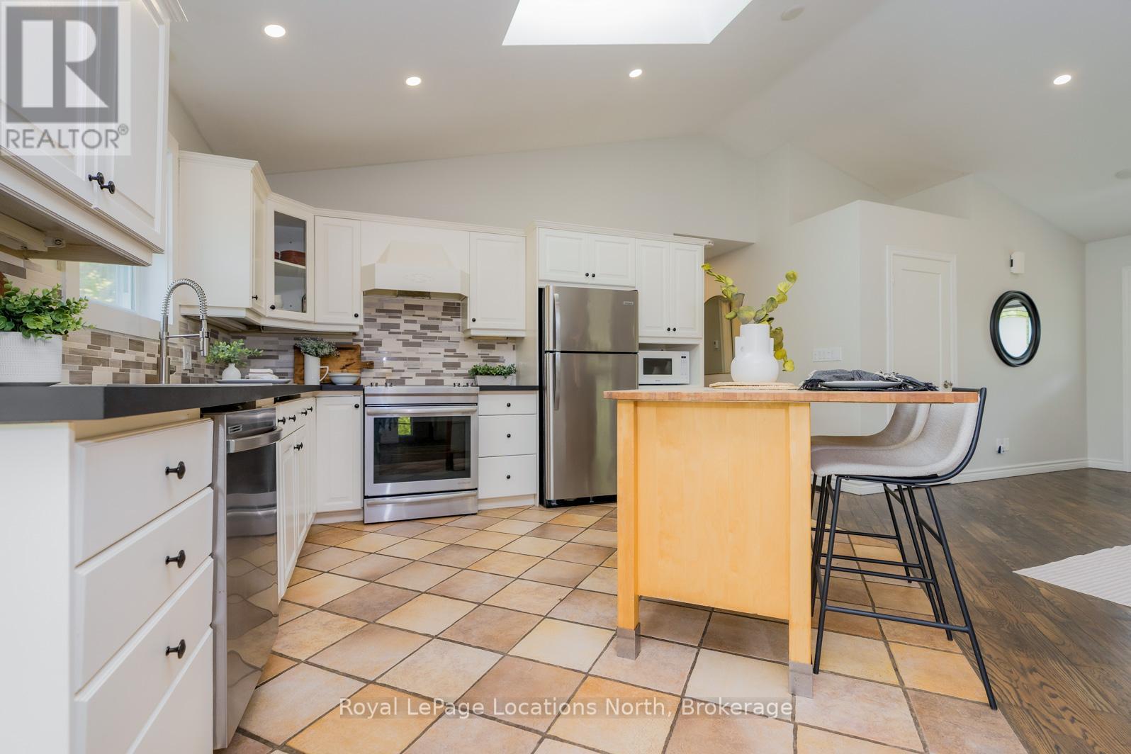 48 Toner Street, Collingwood, Ontario  L0M 1S0 - Photo 16 - S12184274