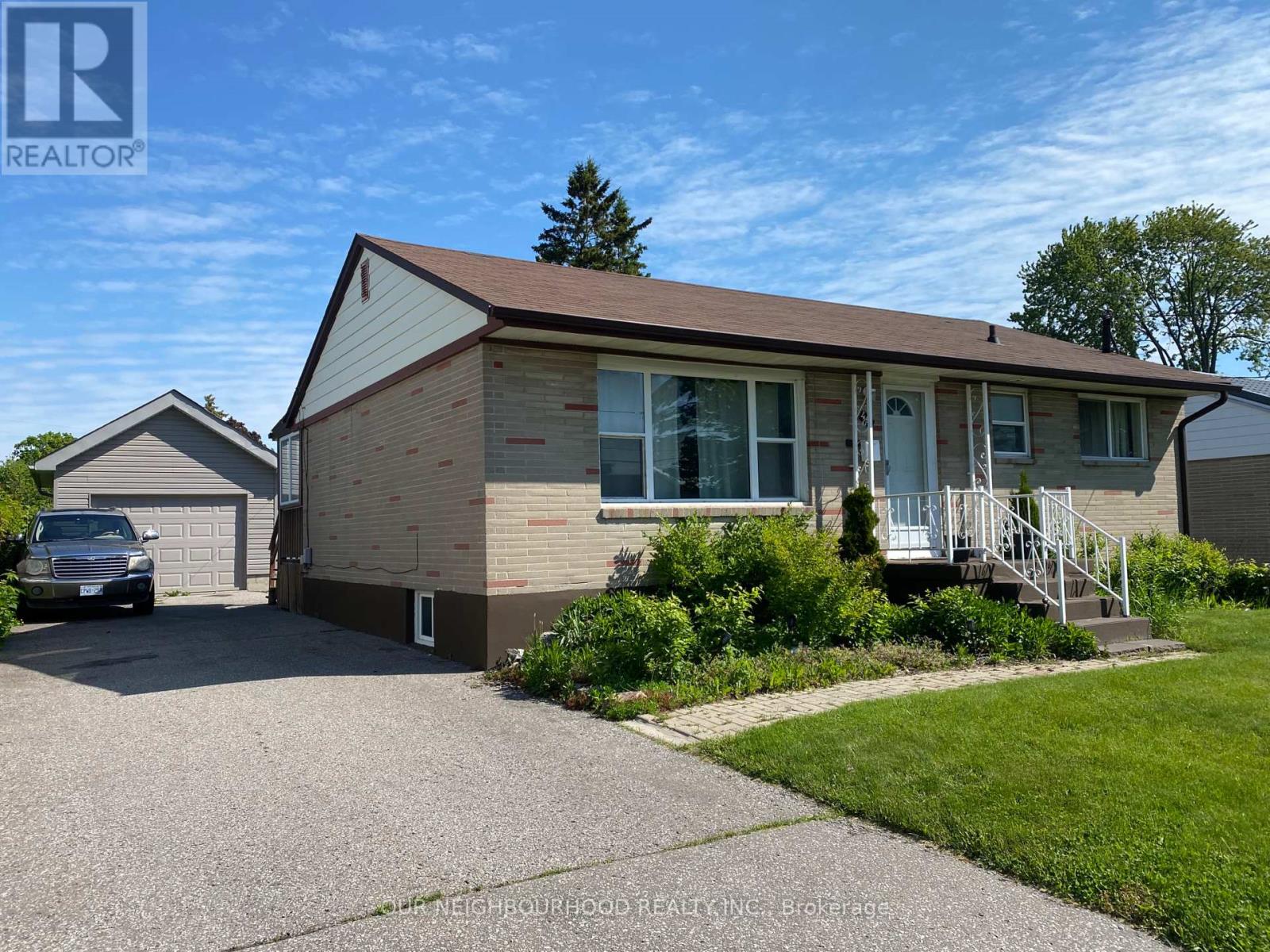 494 ANNAPOLIS AVENUE, Oshawa, Ontario