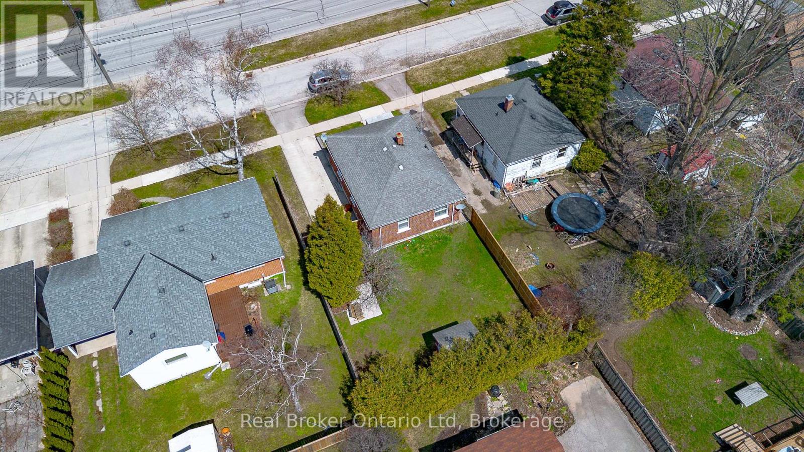 741 6th Street E, Owen Sound, Ontario  N4K 1G6 - Photo 39 - X12184249