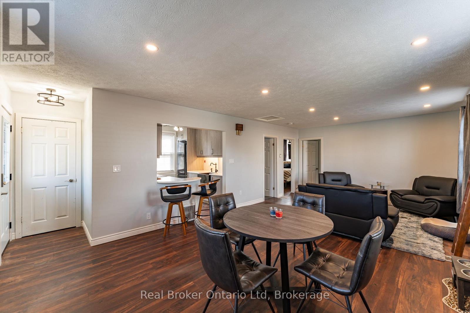 741 6th Street E, Owen Sound, Ontario  N4K 1G6 - Photo 8 - X12184249