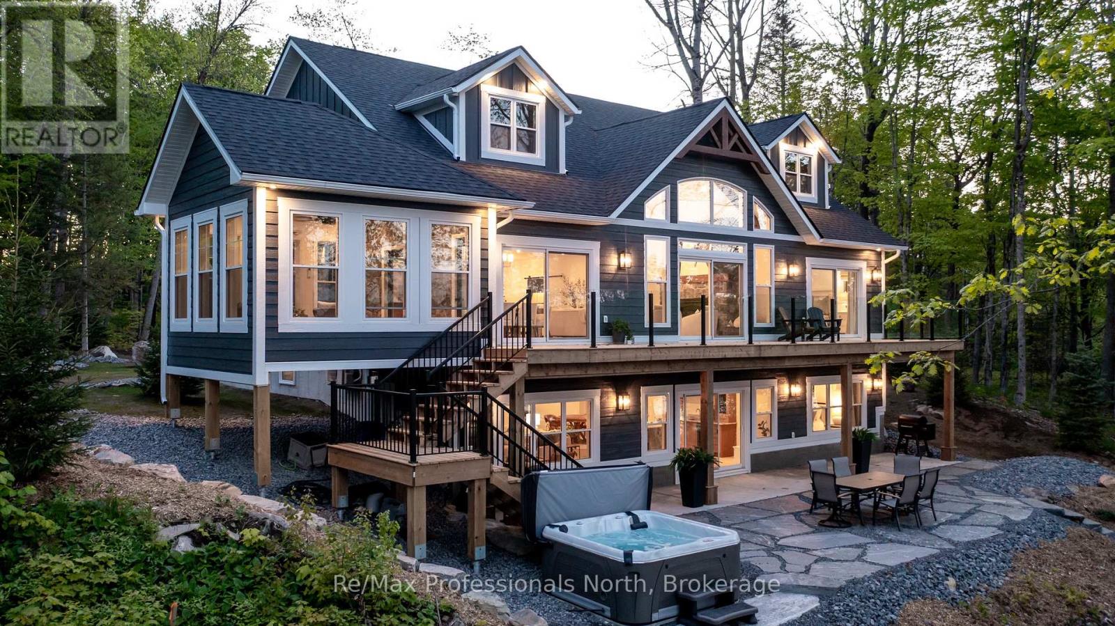 103 PEN LAKE POINT ROAD, Huntsville, Ontario