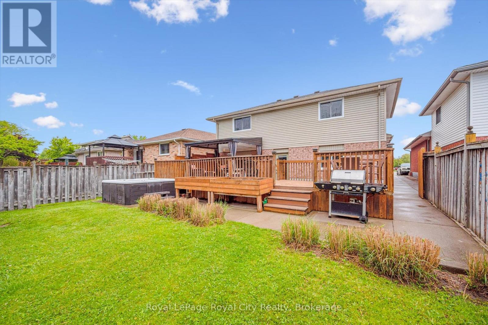 138 Pheasant Run Drive, Guelph, Ontario  N1C 1B3 - Photo 34 - X12184325