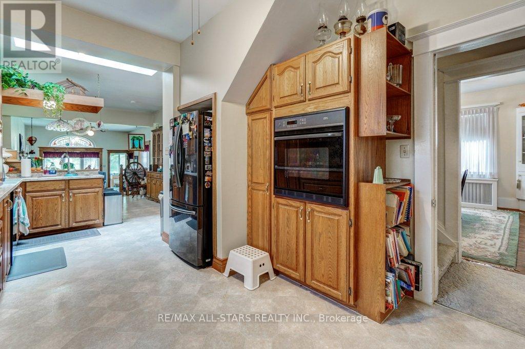 76 Bond Street W, Kawartha Lakes, Ontario  K9V 3R4 - Photo 11 - X12184203