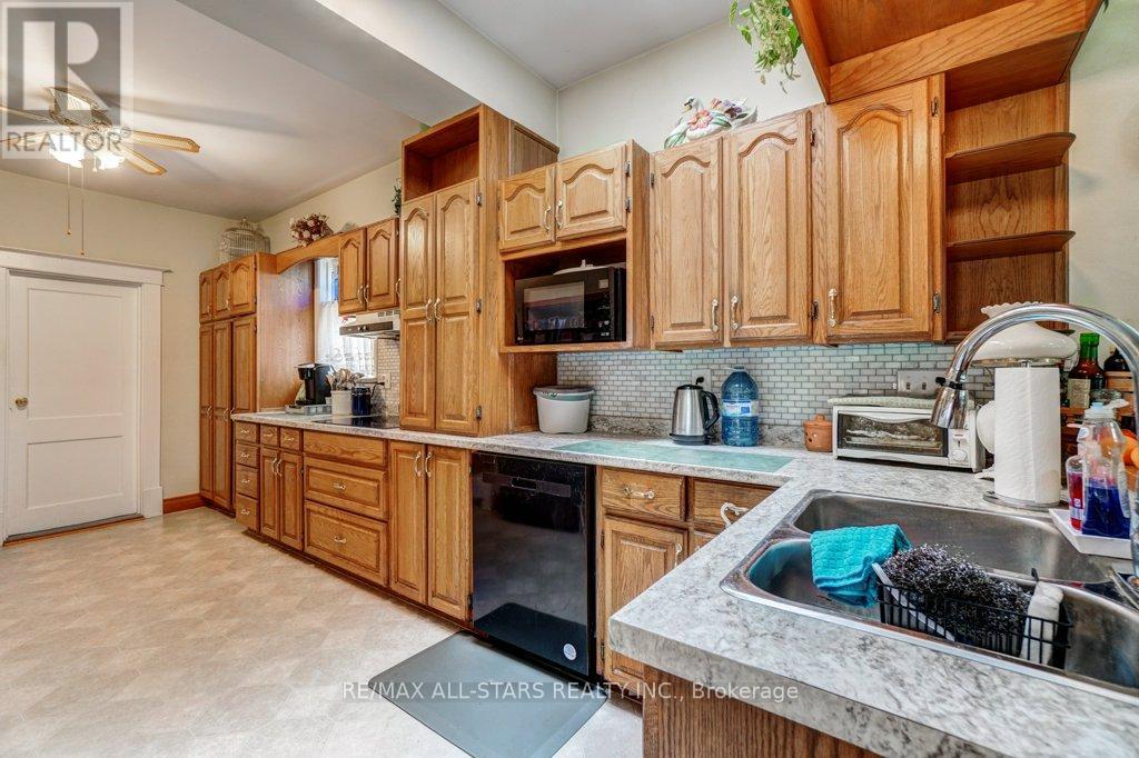 76 Bond Street W, Kawartha Lakes, Ontario  K9V 3R4 - Photo 13 - X12184203