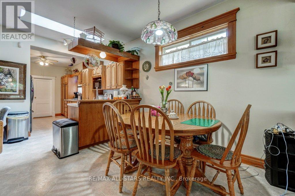 76 Bond Street W, Kawartha Lakes, Ontario  K9V 3R4 - Photo 14 - X12184203