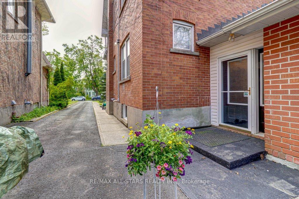 76 Bond Street W, Kawartha Lakes, Ontario  K9V 3R4 - Photo 32 - X12184203