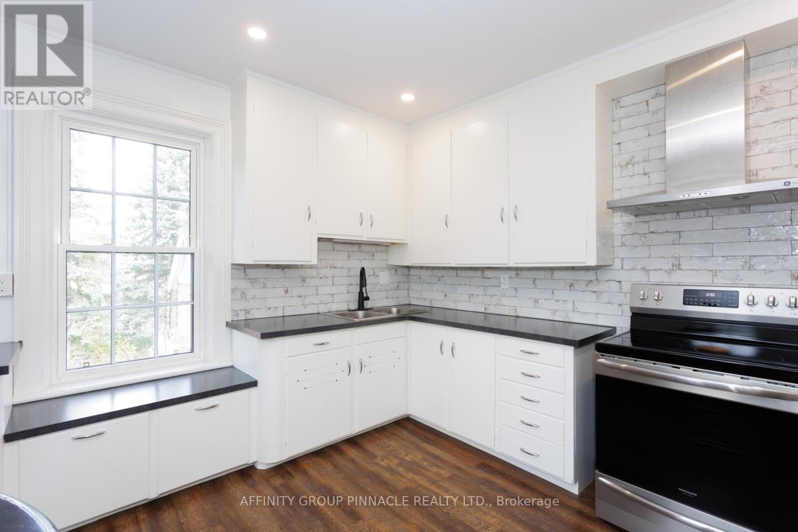 12 Russell Street E, Kawartha Lakes, Ontario  K9V 1Z8 - Photo 29 - X12184287