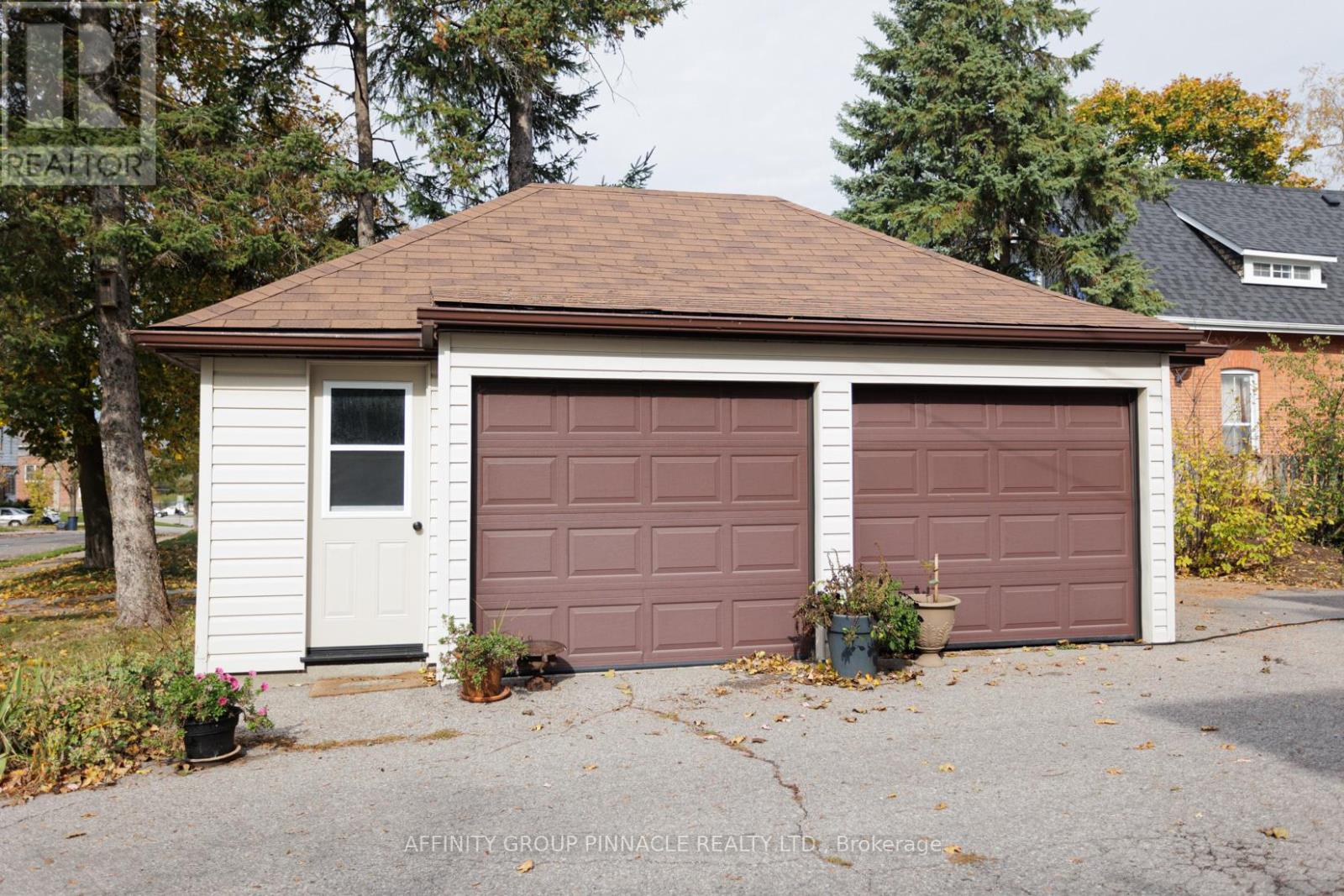 12 Russell Street E, Kawartha Lakes, Ontario  K9V 1Z8 - Photo 40 - X12184287