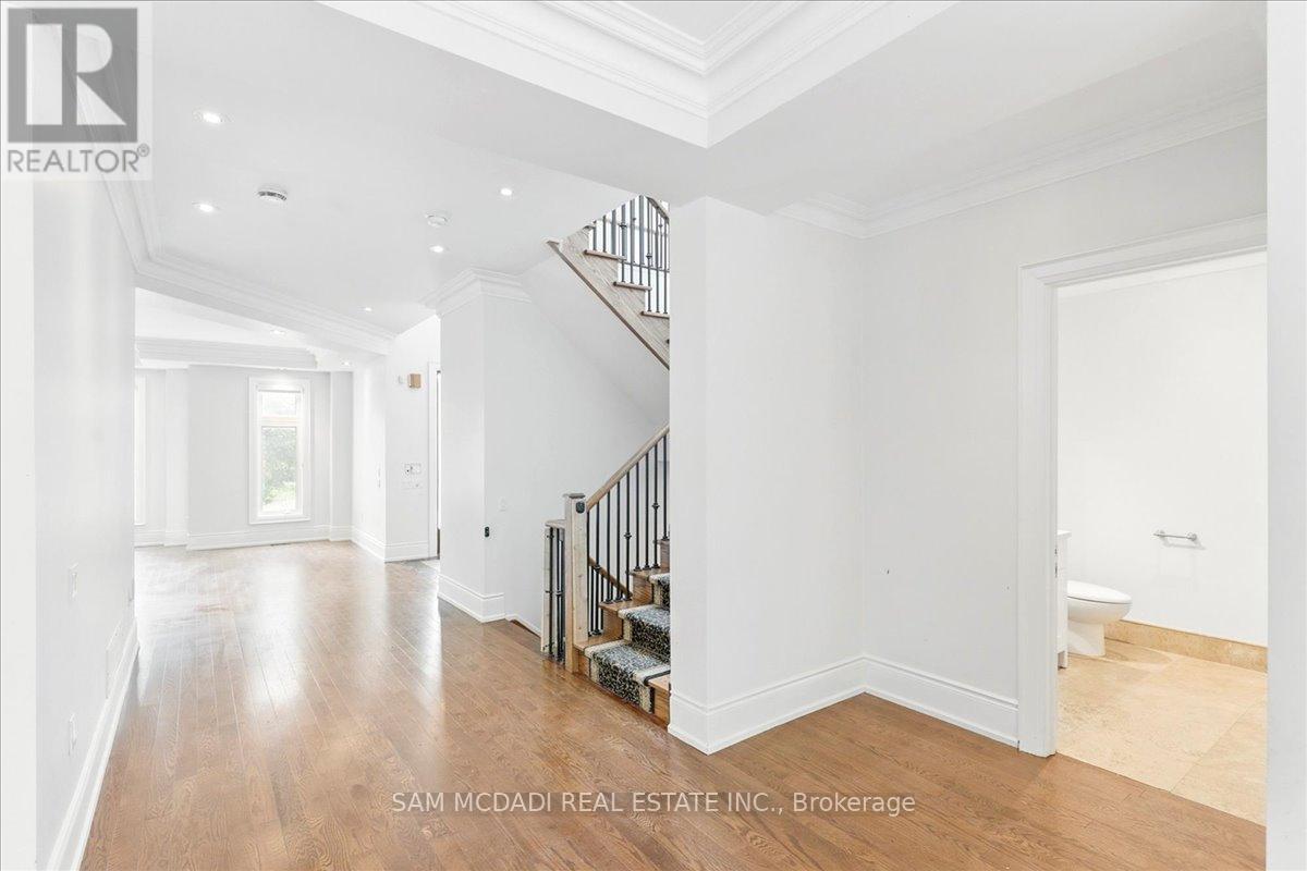 955 Albertson Crescent, Mississauga, Ontario  L5H 3C6 - Photo 12 - W12184092