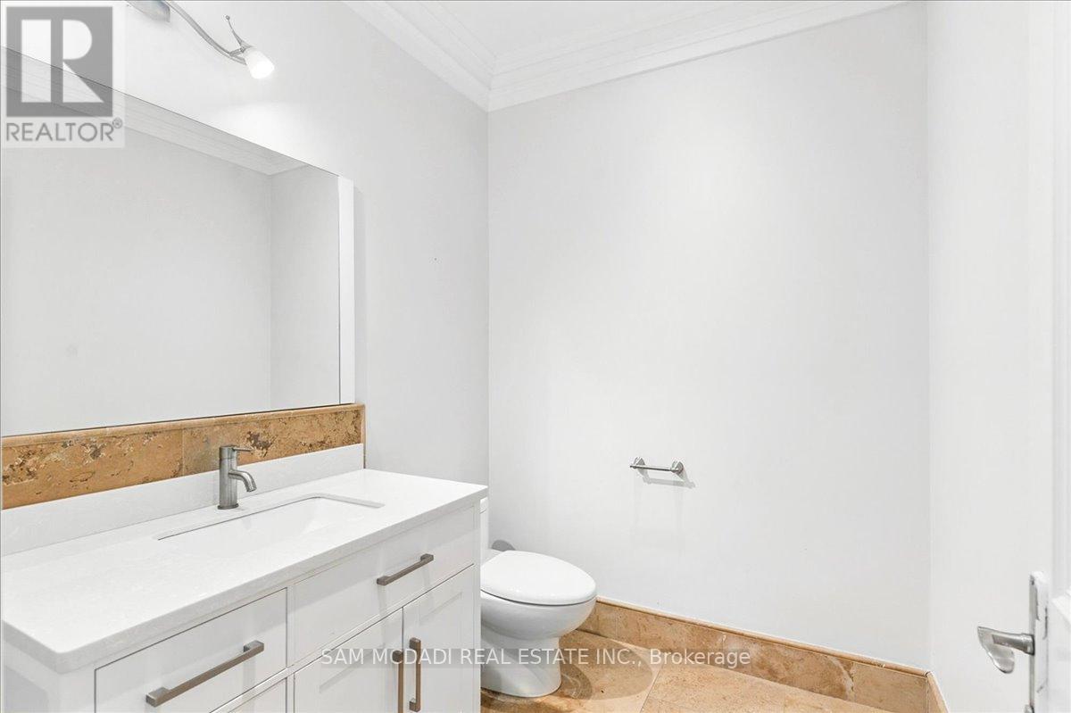 955 Albertson Crescent, Mississauga, Ontario  L5H 3C6 - Photo 13 - W12184092